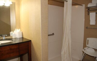 Comfort Inn & Suites Baltimore Inner Harbor