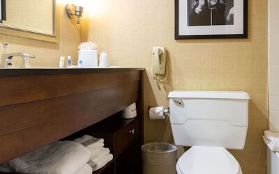 Comfort Inn & Suites Baltimore Inner Harbor
