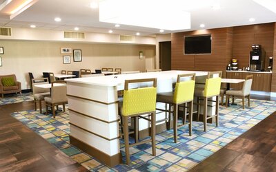 Garner Hotel Glen Burnie BWI Airport Area by IHG