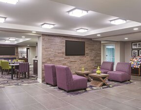 La Quinta Inn & Suites by Wyndham Baltimore BWI Airport