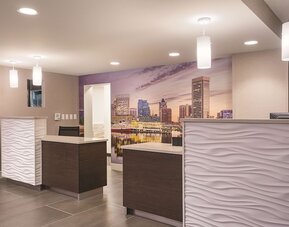 La Quinta Inn & Suites by Wyndham Baltimore BWI Airport