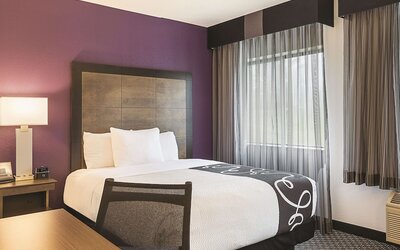 La Quinta Inn & Suites by Wyndham Baltimore BWI Airport