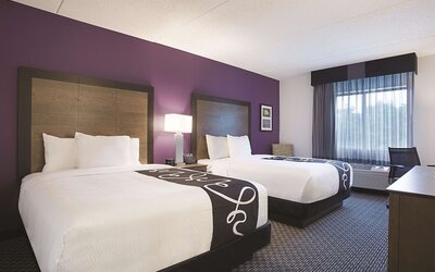 La Quinta Inn & Suites by Wyndham Baltimore BWI Airport