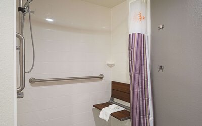 La Quinta Inn & Suites by Wyndham Baltimore BWI Airport