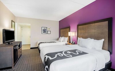 La Quinta Inn & Suites by Wyndham Baltimore BWI Airport