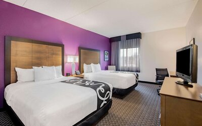 La Quinta Inn & Suites by Wyndham Baltimore BWI Airport