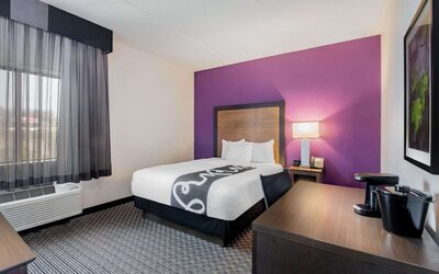 La Quinta Inn & Suites by Wyndham Baltimore BWI Airport