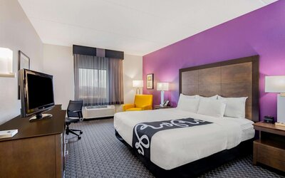 La Quinta Inn & Suites by Wyndham Baltimore BWI Airport