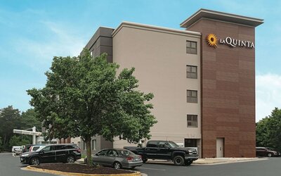 La Quinta Inn & Suites by Wyndham Baltimore BWI Airport