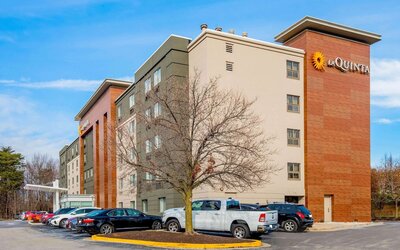 La Quinta Inn & Suites by Wyndham Baltimore BWI Airport