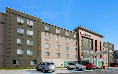 La Quinta Inn & Suites by Wyndham Baltimore BWI Airport