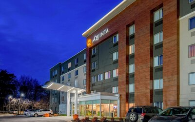 La Quinta Inn & Suites by Wyndham Baltimore BWI Airport