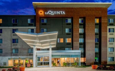 La Quinta Inn & Suites by Wyndham Baltimore BWI Airport