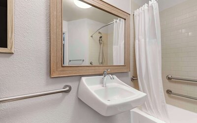 Sonesta Simply Suites Baltimore BWI Airport