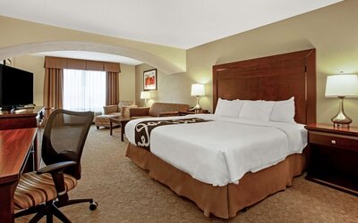 La Quinta Inn & Suites by Wyndham Bismarck