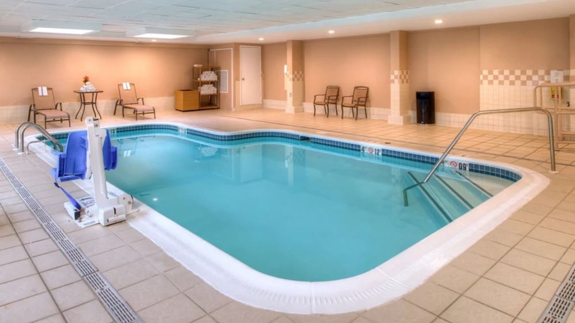 Indoor pool at Holiday Inn Belcamp - Aberdeen Area.