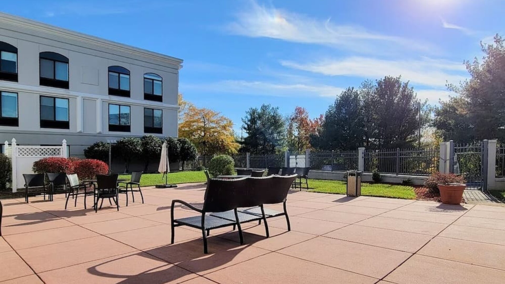 Outdoor garden and terrace area at Holiday Inn Belcamp - Aberdeen Area.