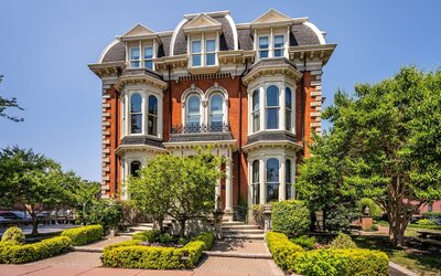 The Mansion On Delaware Ave