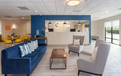 Comfort Inn & Suites Buffalo Airport
