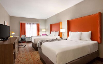 La Quinta Inn & Suites by Wyndham Lackawanna
