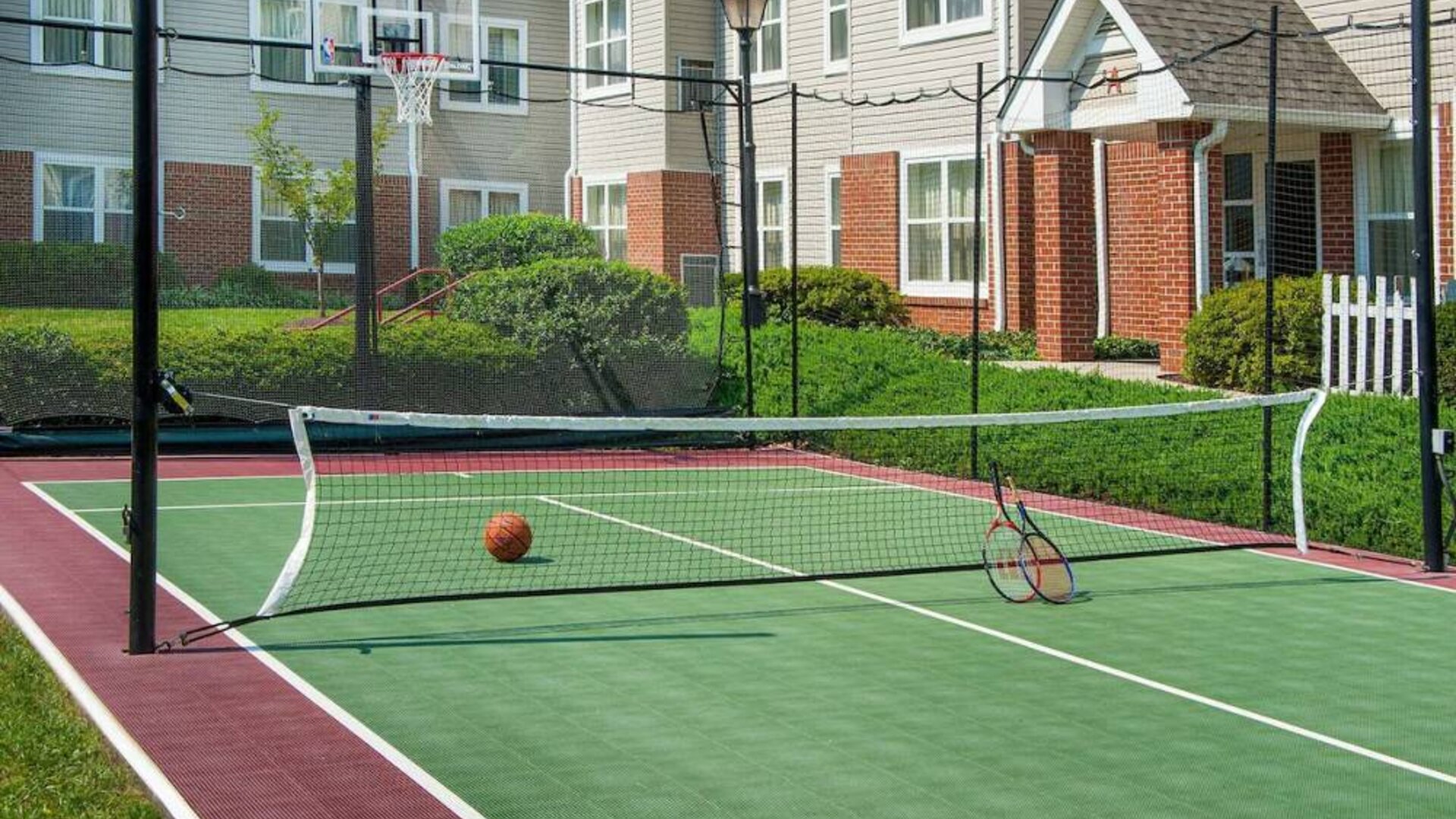 Sonesta ES Suites Baltimore BWI Airport’s sports court is suitable for both basketball and tennis.