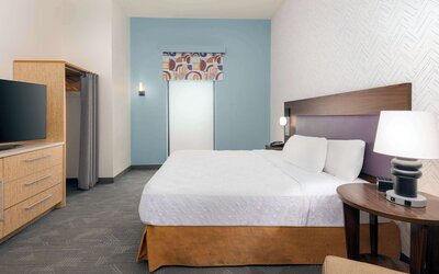 Home2 Suites by Hilton Buffalo Airport / Galleria Mall