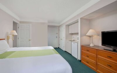 Days Inn by Wyndham Reno