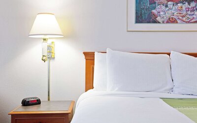 Days Inn by Wyndham Reno