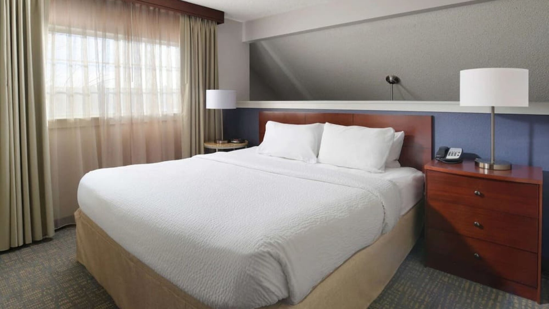 Romantic king room at Sonesta ES Suites Albuquerque.