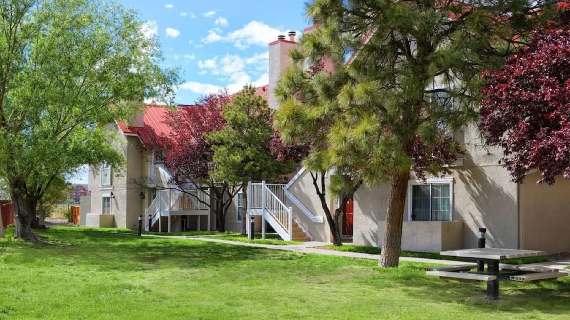 Garden and terrace area at Sonesta ES Suites Albuquerque.