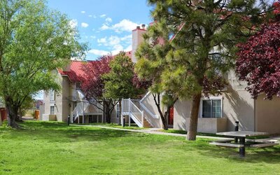 Garden and terrace area at Sonesta ES Suites Albuquerque.