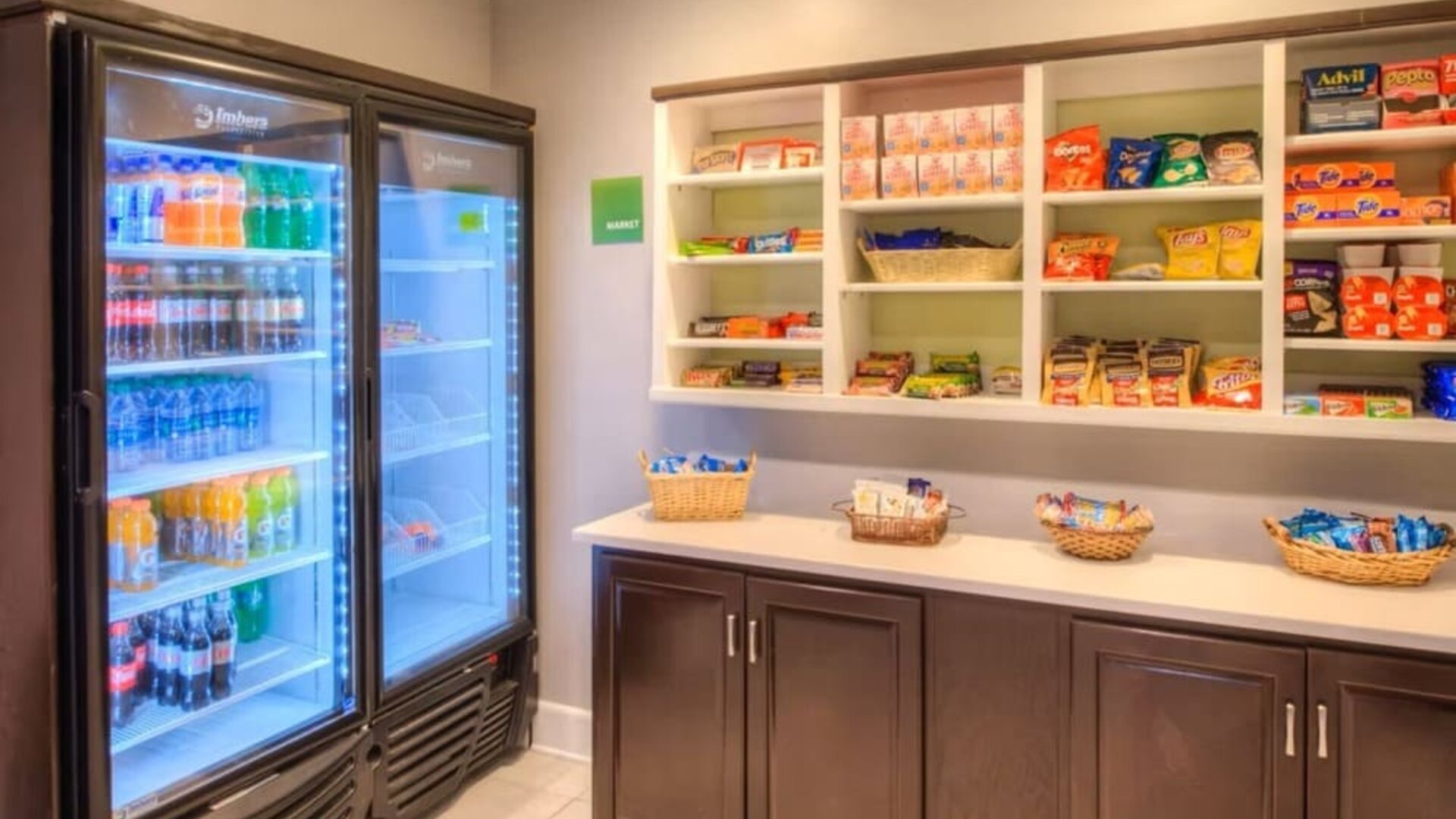 Convenience store at Holiday Inn Belcamp - Aberdeen Area.