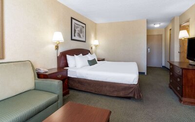 Ramada by Wyndham Reno Hotel and Casino