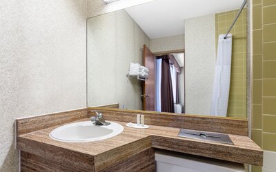 Ramada by Wyndham Reno Hotel and Casino