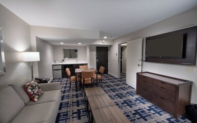 Four Points by Sheraton Charlotte - Lake Norman