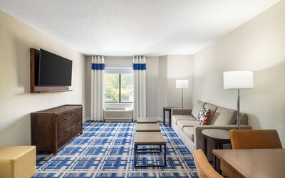 Four Points by Sheraton Charlotte - Lake Norman