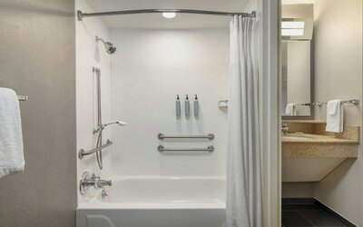 Courtyard by Marriott Charlotte/Matthews