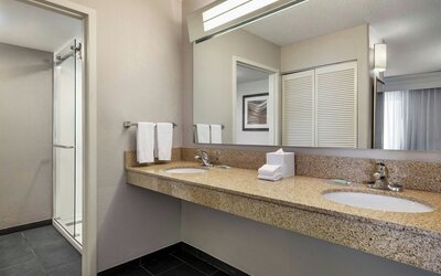 Courtyard by Marriott Charlotte/Matthews