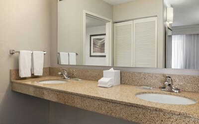 Courtyard by Marriott Charlotte/Matthews