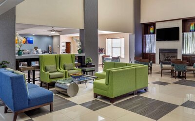 Comfort Suites Pineville - Ballantyne Area