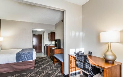 Comfort Suites Pineville - Ballantyne Area
