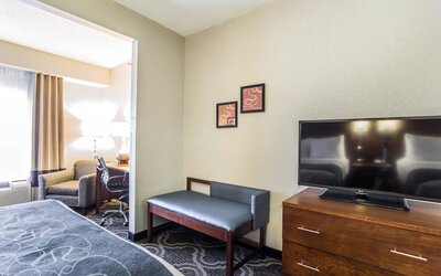 Comfort Suites Pineville - Ballantyne Area