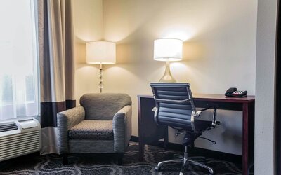 Comfort Suites Pineville - Ballantyne Area