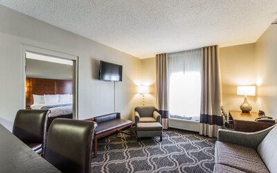 Comfort Suites Pineville - Ballantyne Area