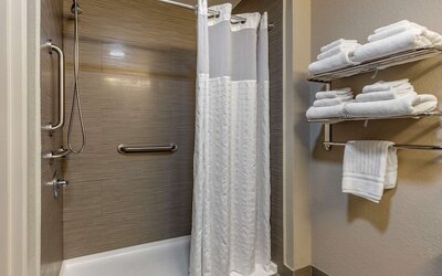 Comfort Suites Pineville - Ballantyne Area
