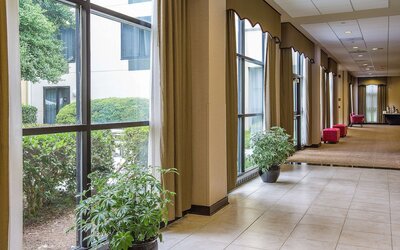 DoubleTree by Hilton Charlotte Airport