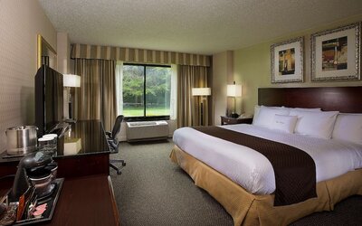 DoubleTree by Hilton Charlotte Airport