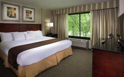 DoubleTree by Hilton Charlotte Airport