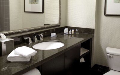 DoubleTree by Hilton Charlotte Airport