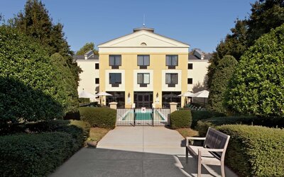 DoubleTree by Hilton Charlotte Airport
